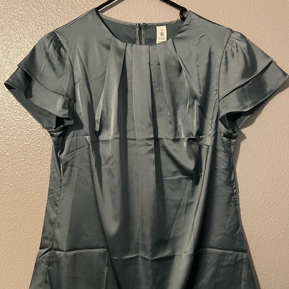 Elegant Satin Blouse in Soft Gray Blue